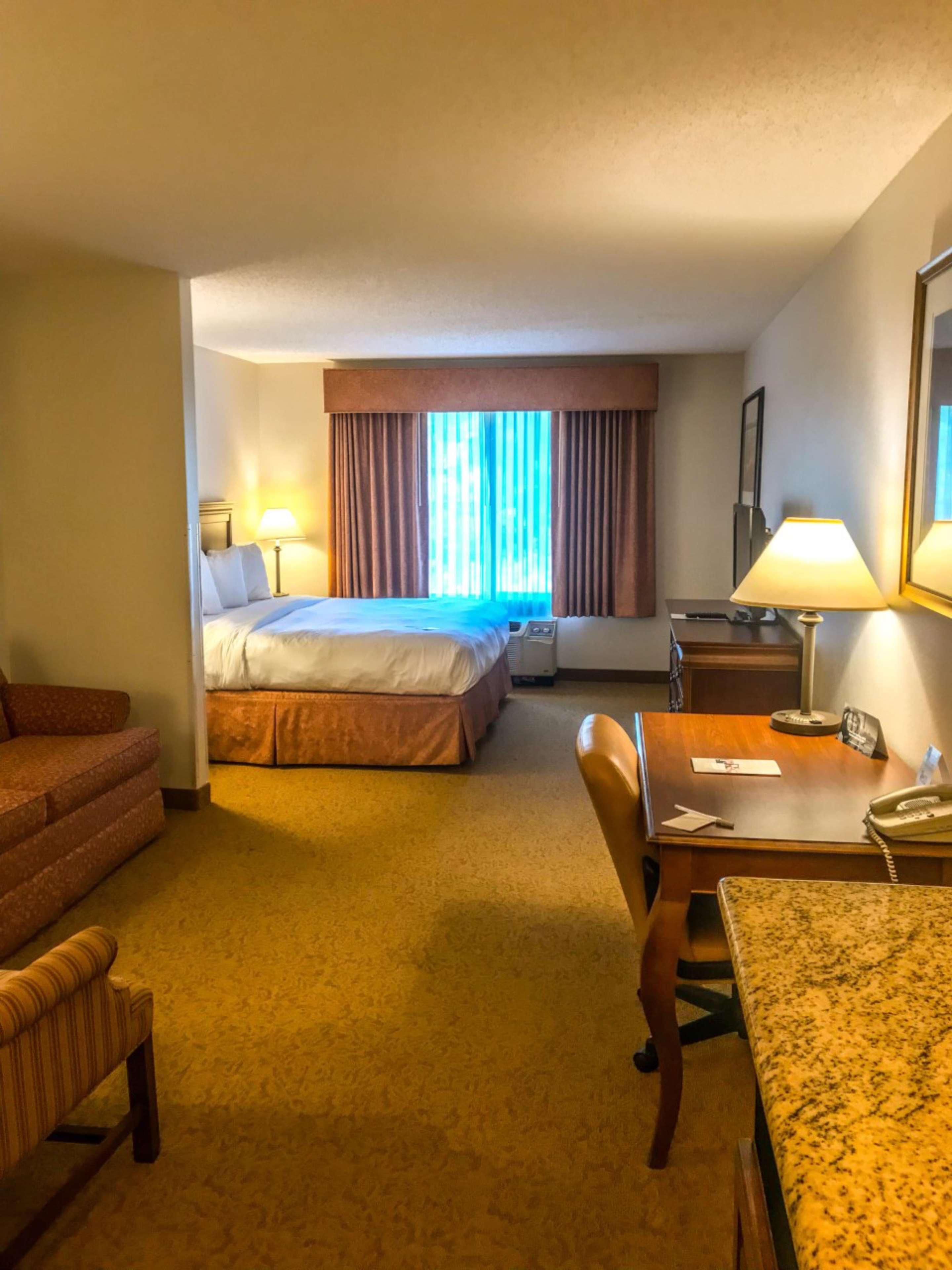 Country & By Radisson, George Queensbury , Ny 3*