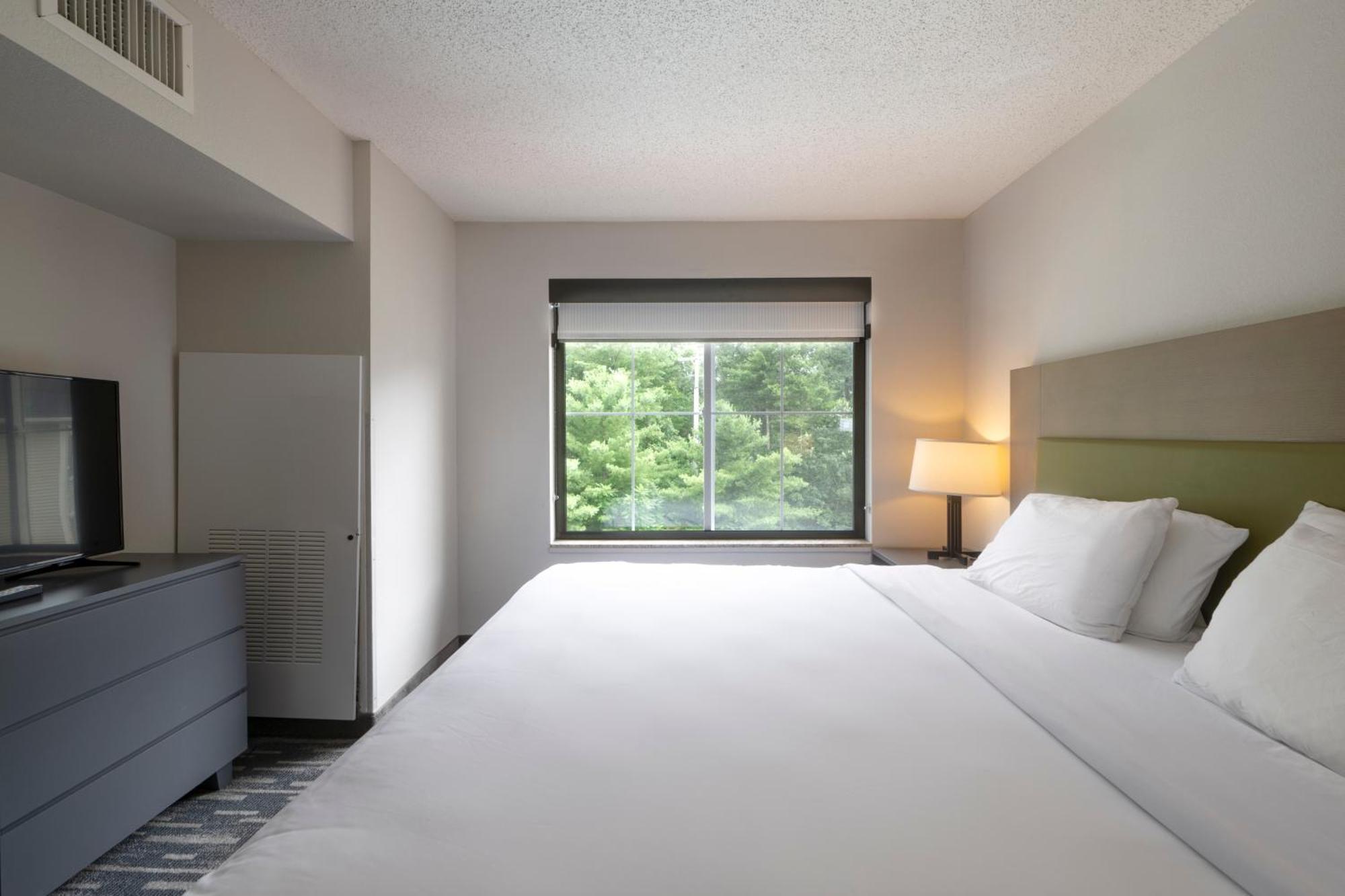 Hotel Country & By Radisson, George Queensbury , Ny