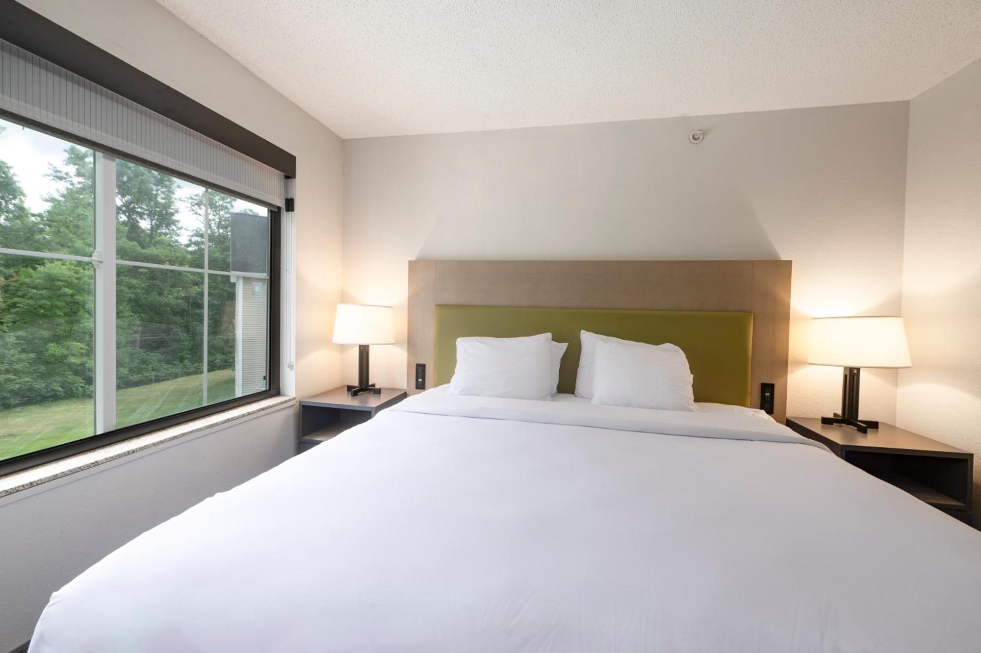 Hotel Country & By Radisson, George Queensbury , Ny 3*